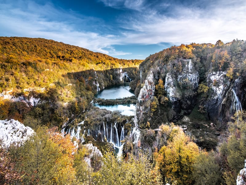 Jesenske Plitvičke jezera uz smještaj u luksuznim mobilnim kućicama u Camping Plitvice